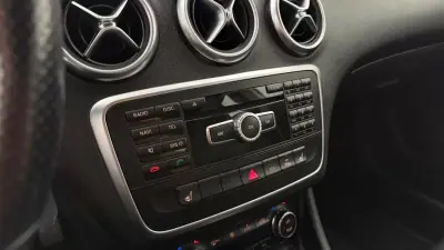 Mercedes-Benz A 180 2013 - 12990 EUR, 237399 km - AUTO.MOTO.pt - 237399km - foto 13 de 28