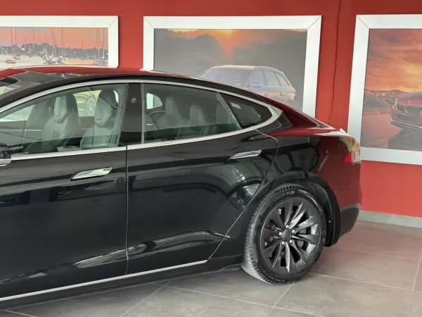 Tesla Model S 2017 - 25990 EUR, 151612 km - AUTO.MOTO.pt - 151612km - foto 3 de 23