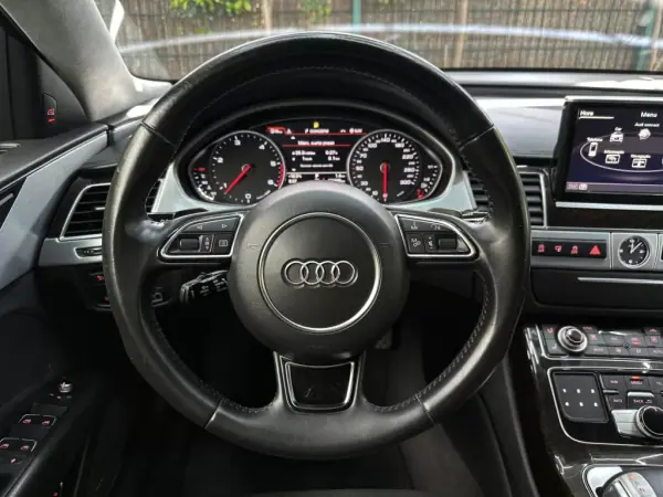 Audi A8 2016 - 39000 EUR, 170000 km - AUTO.MOTO.pt - 170000km - foto 36 de 53