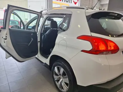 Peugeot 2008 2015 - 8900 EUR, 108000 km - AUTO.MOTO.pt - 108000km - foto 11 de 18