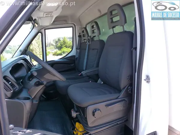 Iveco 2015 - 17850 EUR, 206000 km - AUTO.MOTO.pt - 206000km - foto 12 de 15