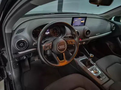 Audi A3 Sportback 2019 - 20700 EUR, 122935 km - AUTO.MOTO.pt - 122935km - foto 8 de 11