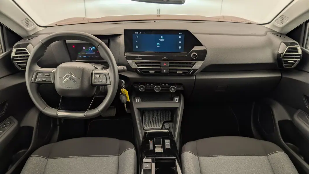 Citroën e-C4 2022 - 18990 EUR, 16000 km - AUTO.MOTO.pt - 16000km - foto 14 de 15