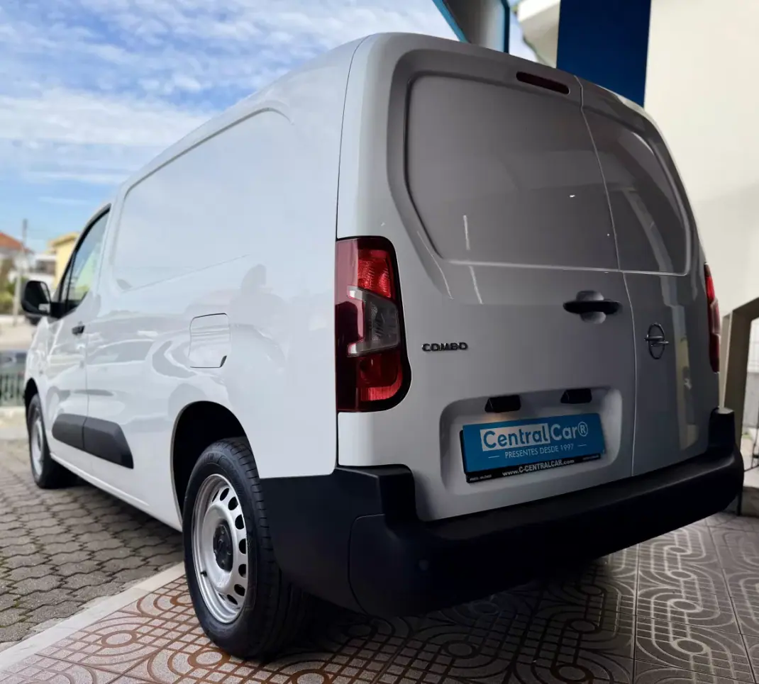 Opel COMBO 2024 - 16950 EUR, 80000 km - 80000km - foto 7 de 23