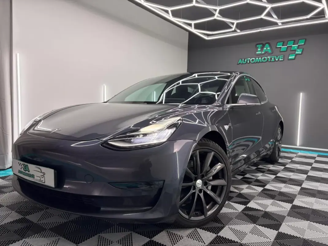 Tesla Model 3 2019 - 24500 EUR, 118000 km - AUTO.MOTO.pt - 118000km - foto 1 de 19