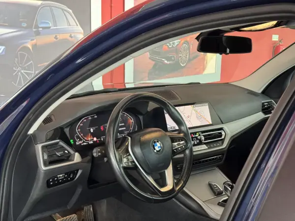 BMW 318 2022 - 27990 EUR, 121630 km - AUTO.MOTO.pt - 121630km - foto 16 de 20