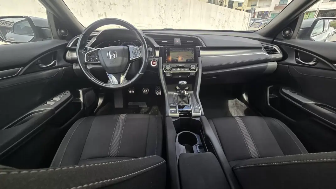 Honda Civic 2017 - 17950 EUR, 128483 km - AUTO.MOTO.pt - 128483km - foto 12 de 30