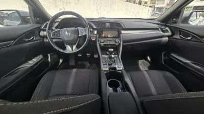 Honda Civic 2017 - 17950 EUR, 128483 km - AUTO.MOTO.pt - 128483km - foto 12 de 30