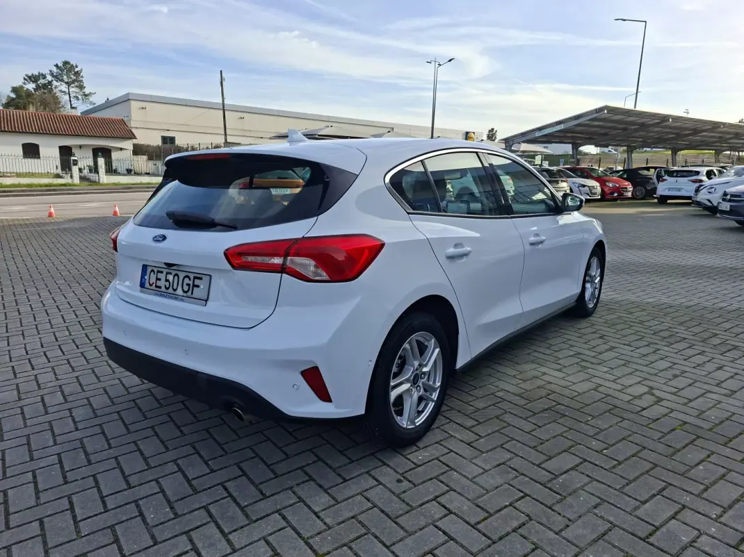 Ford Focus 2019 - 15500 EUR, 119500 km - AUTO.MOTO.pt - 119500km - foto 6 de 30