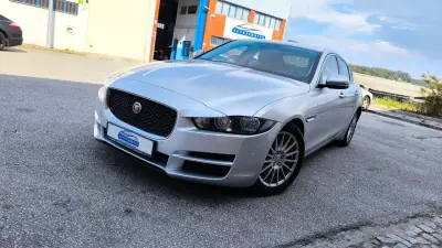 Jaguar XE 2018 - 13900 EUR, 147000 km - AUTO.MOTO.pt - 147000km - foto 8 de 14