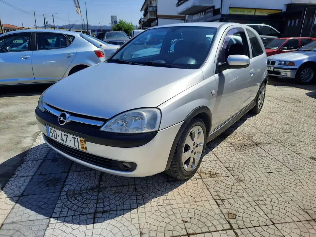 Opel Corsa 2002 - 1995 EUR, 163251 km - AUTO.MOTO.pt - 163251km - foto 1 de 9