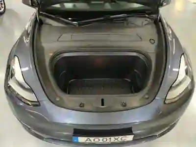 Tesla Model Y 2022 - 19000 EUR, 61406 km - foto 6 de 6