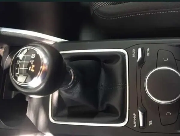 Audi Q2 2017 - 16000 EUR, 196000 km - AUTO.MOTO.pt - 196000km - foto 7 de 11