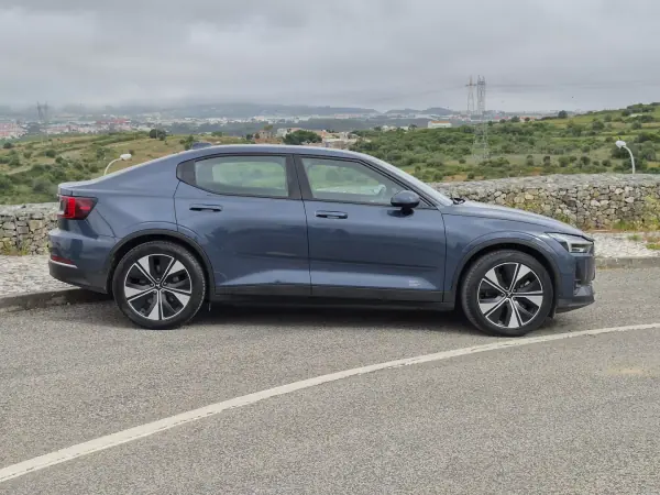Polestar 2 2023 - 29890 EUR, 83810 km - AUTO.MOTO.pt - 83810km - foto 30 de 32