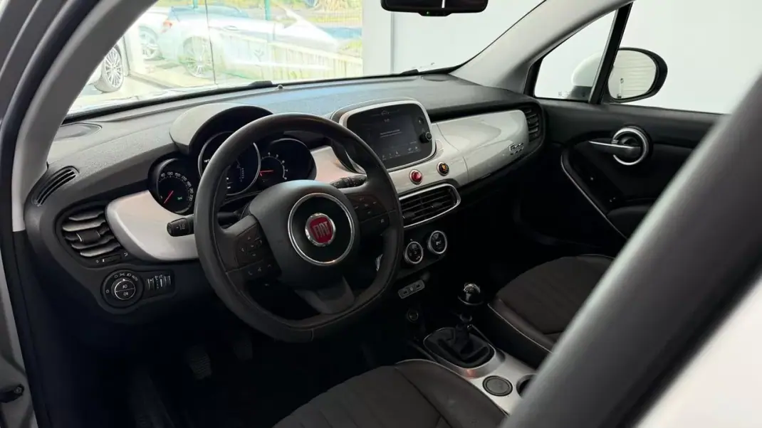 Fiat 500X 2018 - 12990 EUR, 156250 km - AUTO.MOTO.pt - 156250km - foto 28 de 33
