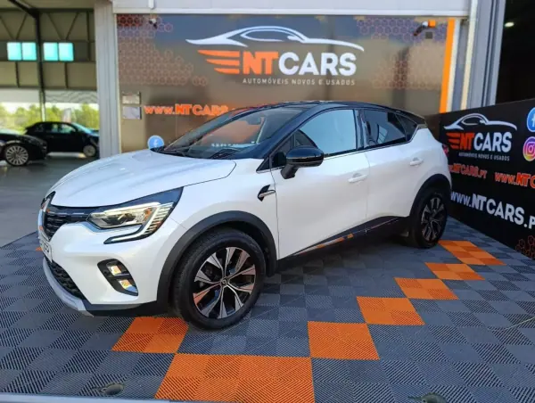 Renault Captur 1.0 TCe Techno 2023 Gasolina — 107 810 km · Faro Renault Captur 1.0 TCe Techno 2023 Gasolina