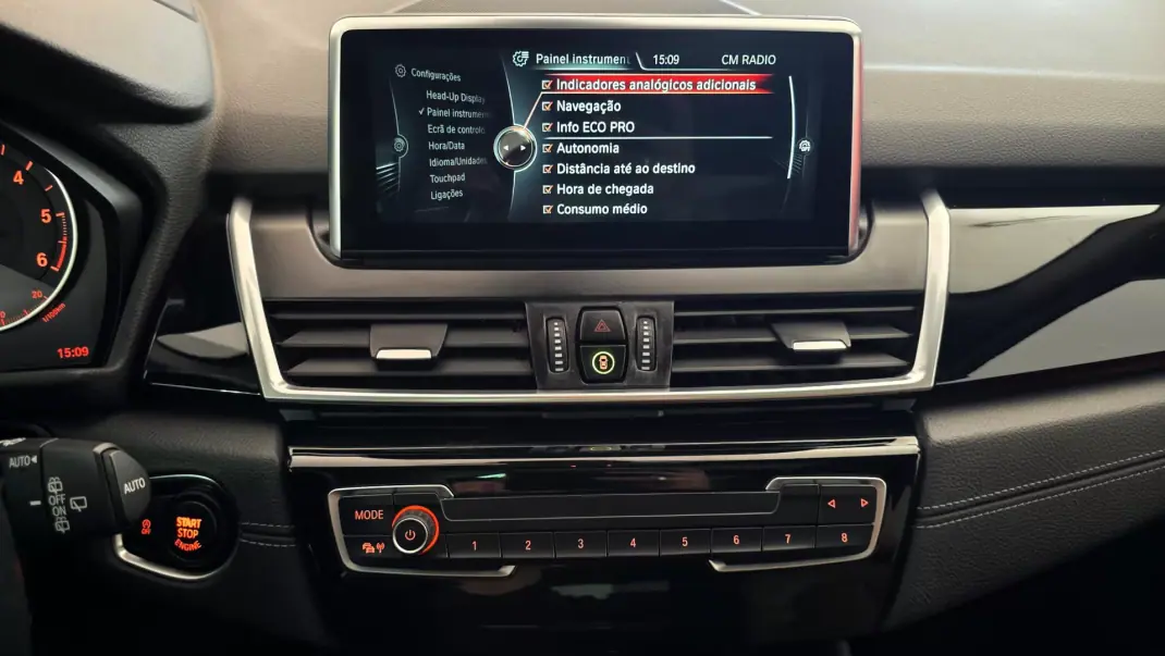 BMW 216 Active Tourer 2017 - 16990 EUR, 118407 km - AUTO.MOTO.pt - 118407km - foto 45 de 72