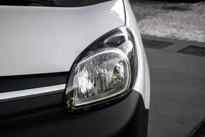 Renault Kangoo E-Tech 2020 - 9990 EUR, 57785 km - AUTO.MOTO.pt - 57785km - foto 8 de 28