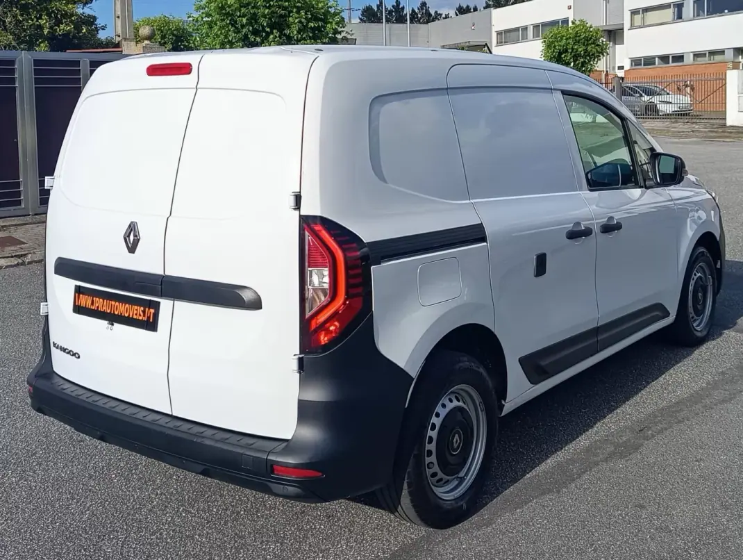 Renault Kangoo E-Tech 2022 - 16990 EUR, 30146 km - AUTO.MOTO.pt - 30146km - foto 6 de 16