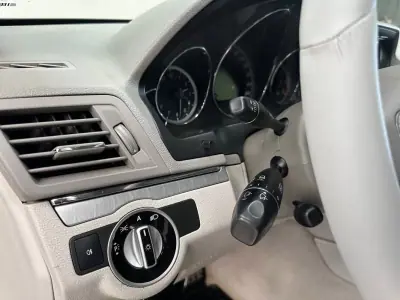 Mercedes-Benz E 250 2011 - 13800 EUR, 336000 km - AUTO.MOTO.pt - 336000km - foto 14 de 19