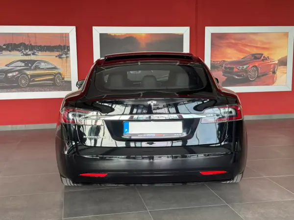 Tesla Model S 2017 - 25990 EUR, 151612 km - AUTO.MOTO.pt - 151612km - foto 12 de 23