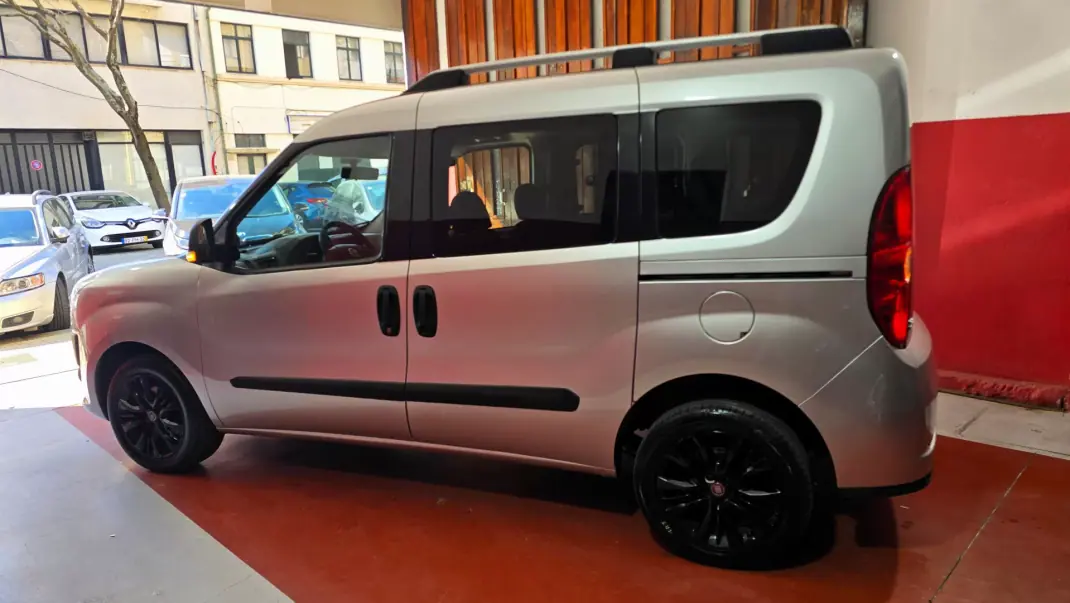 Fiat Doblo 2013 - 7750 EUR, 220583 km - AUTO.MOTO.pt - 220583km - foto 7 de 33