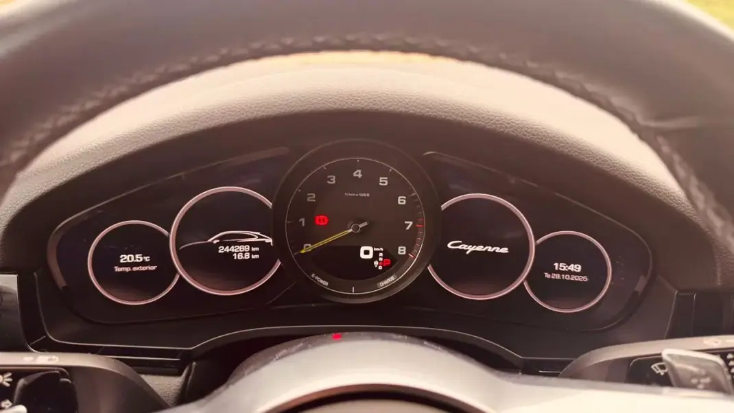 Porsche Cayenne Coupé 2019 - 57500 EUR, 247000 km - AUTO.MOTO.pt - 247000km - foto 25 de 25