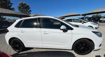 Citroën C4 2018 - 9800 EUR, 145000 km - AUTO.MOTO.pt - 145000km - foto 4 de 7