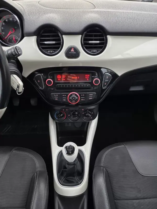 Opel Adam 2014 - 9990 EUR, 122000 km - AUTO.MOTO.pt - 122000km - foto 21 de 26
