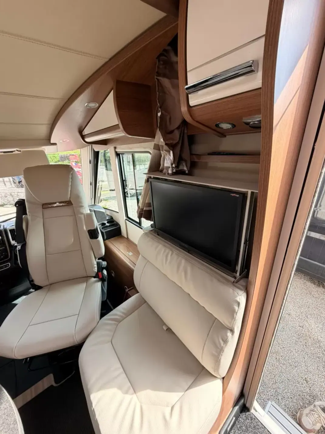 Fiat Ducato 2016 - 85000 EUR, 79000 km - AUTO.MOTO.pt - 79000km - foto 18 de 20