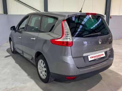 Renault Scénic 2010 — foto 5 de 10