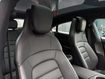 Porsche Taycan 2022 - 62900 EUR, 75000 km - AUTO.MOTO.pt - 75000km - foto 18 de 18