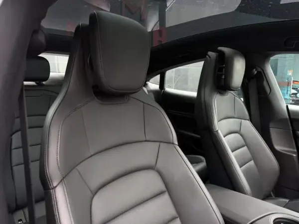 Porsche Taycan 2022 - 62900 EUR, 75000 km - AUTO.MOTO.pt - 75000km - foto 18 de 18