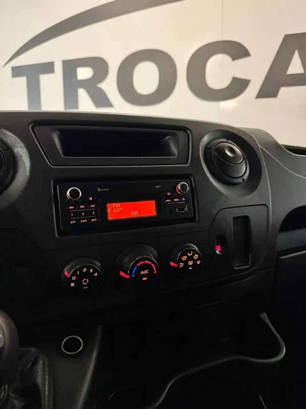 Renault Master 2019 - 18490 EUR, 264950 km - 264950km - foto 18 de 38