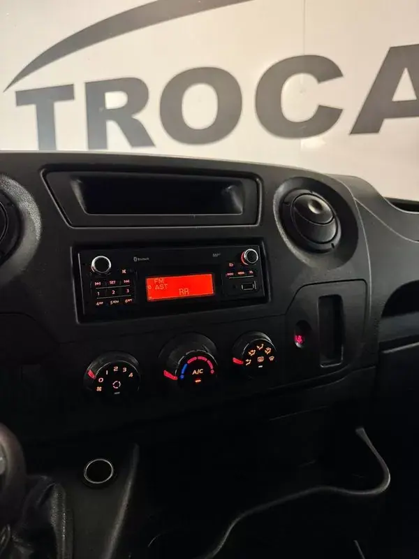 Renault 2019 - 19500 EUR, 264950 km - AUTO.MOTO.pt - 264950km - foto 18 de 38