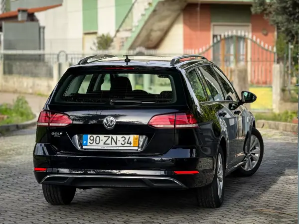 Volkswagen Golf Variant 2019 - 13590 EUR, 180000 km - AUTO.MOTO.pt - 180000km - foto 2 de 12