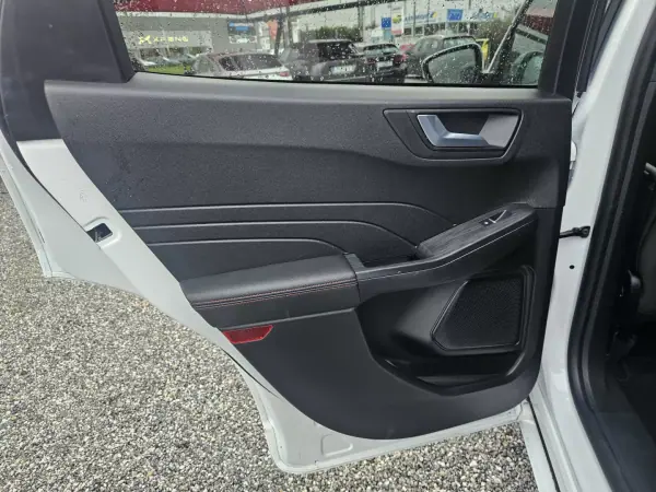 Ford Kuga 2022 - 17800 EUR, 129800 km - AUTO.MOTO.pt - 129800km - foto 24 de 49