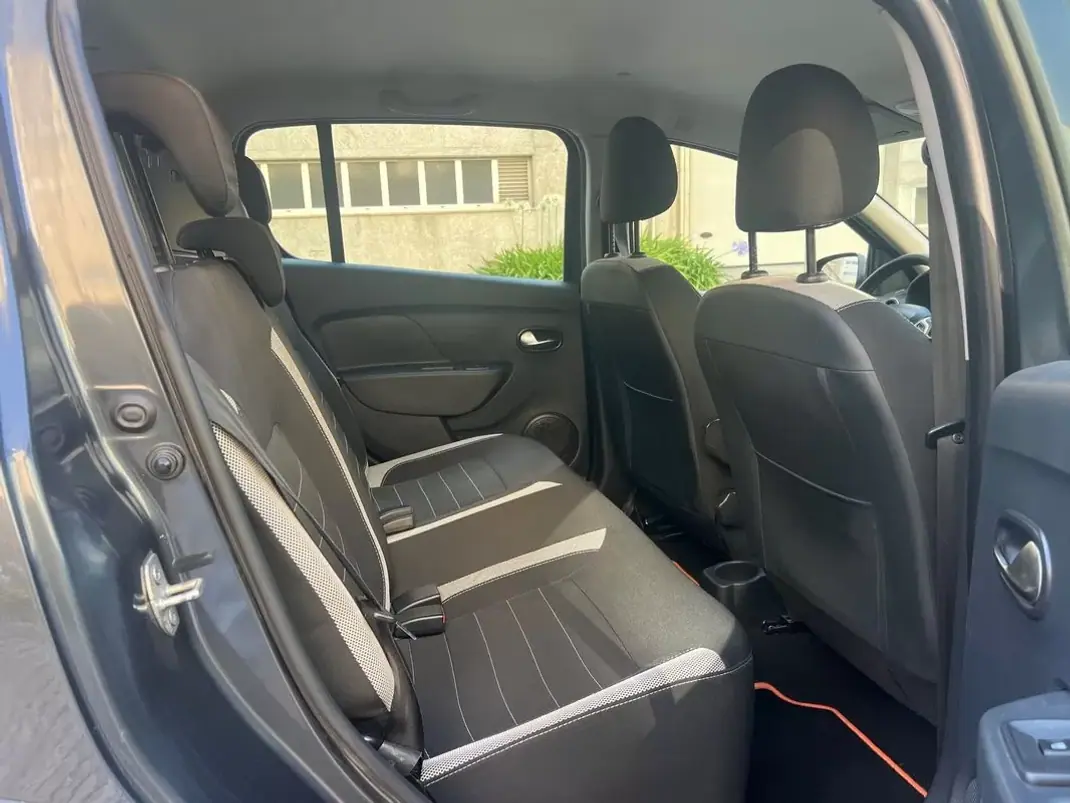 Dacia Sandero 2017 - 8950 EUR, 158000 km - AUTO.MOTO.pt - 158000km - foto 14 de 15