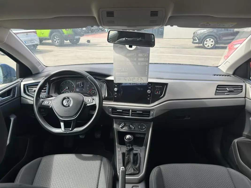 Volkswagen Polo 2018 - 13947 EUR, 78000 km - AUTO.MOTO.pt - 78000km - foto 12 de 18