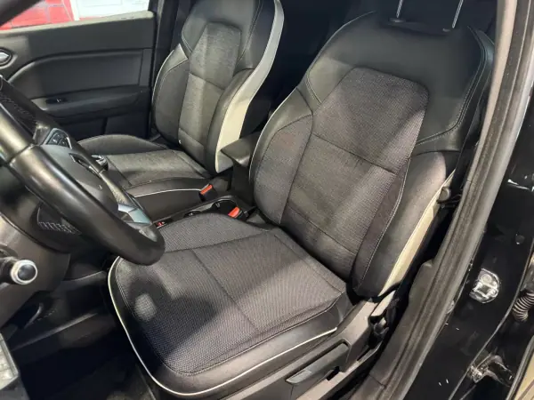Renault Captur 2021 - 19250 EUR, 93431 km - AUTO.MOTO.pt - 93431km - foto 9 de 17