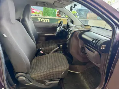 Toyota iQ 2009 - 7990 EUR, 180000 km - AUTO.MOTO.pt - 180000km - foto 7 de 17