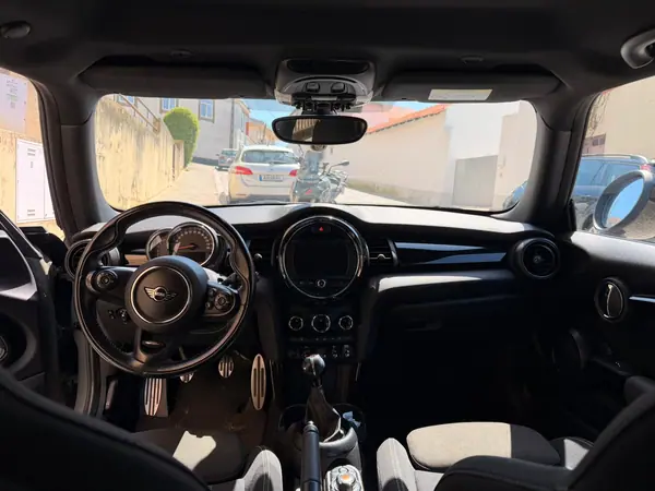 MINI One 2019 - 16499 EUR, 149000 km - AUTO.MOTO.pt - 149000km - foto 3 de 12