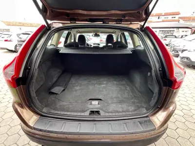 Volvo XC 60 2009 - 11750 EUR, 234215 km - AUTO.MOTO.pt - 234215km - foto 18 de 20