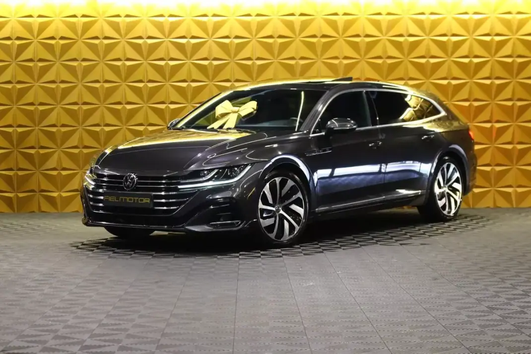 Volkswagen Arteon 2021 - 25400 EUR, 209040 km - AUTO.MOTO.pt - 209040km - foto 1 de 40