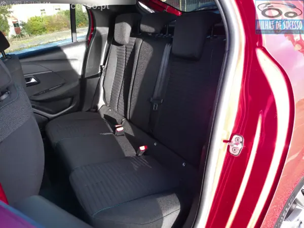 Peugeot 208 2021 - 14500 EUR, 40000 km - AUTO.MOTO.pt - 40000km - foto 16 de 35