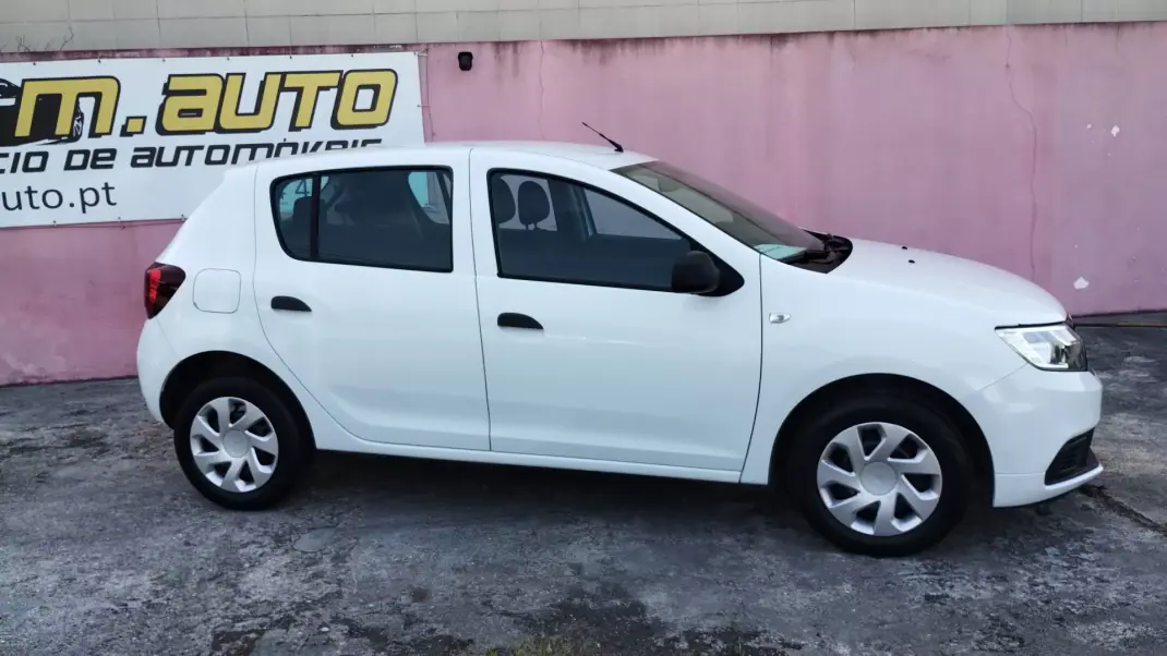 Dacia Sandero 2019 - 8950 EUR, 124000 km - AUTO.MOTO.pt - 124000km - foto 3 de 34