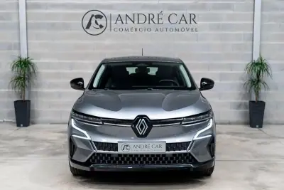 Renault Mégane E-Tech 2022 - 22450 EUR, 57733 km - AUTO.MOTO.pt - 57733km - foto 3 de 40