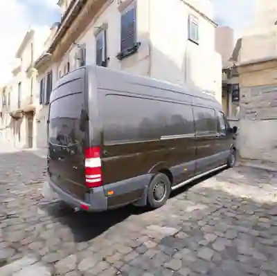 Mercedes-Benz Sprinter 2015 - 14500 EUR, 380000 km - AUTO.MOTO.pt - 380000km - foto 5 de 9