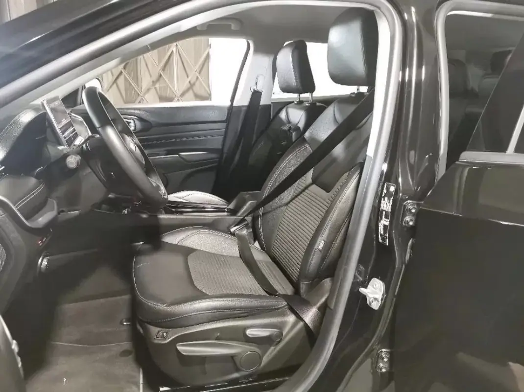 Jeep Compass 2022 - 21500 EUR, 149000 km - 149000km - foto 7 de 9
