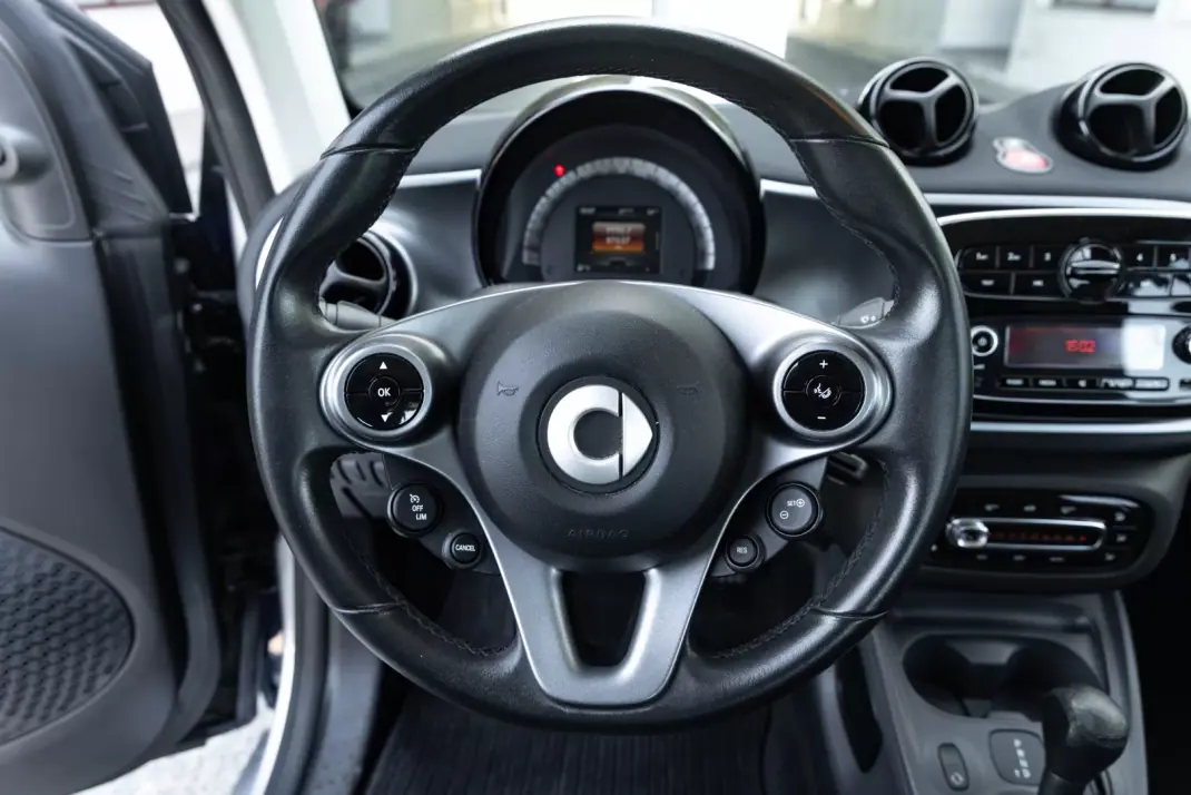 Smart ForTwo Coupé 2018 - 11950 EUR, 87000 km - 87000km - foto 10 de 15